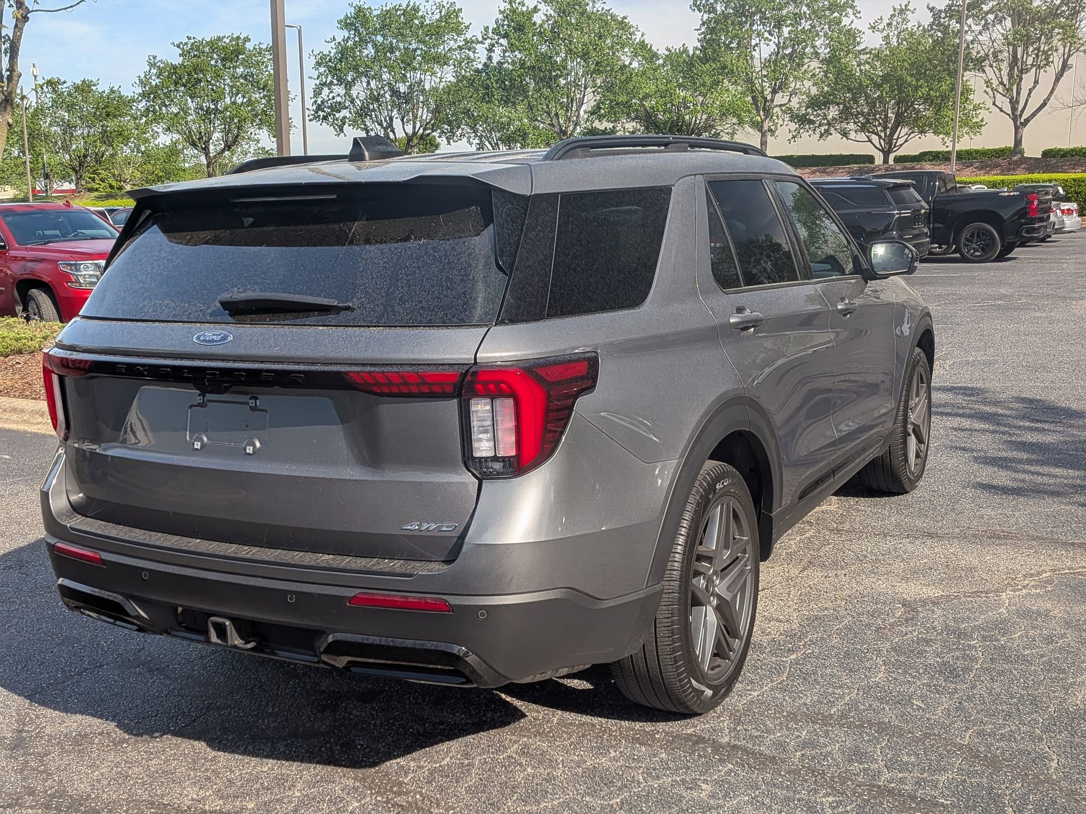 Used 2025 Ford Explorer ST-Line w/ ST-Line Street Pack AWD/4WD image 9