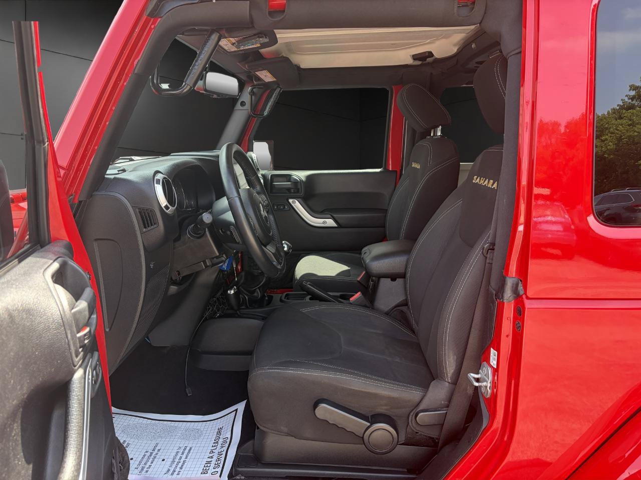Used 2016 Jeep Wrangler Sahara w/ Connectivity Group AWD/4WD image 9