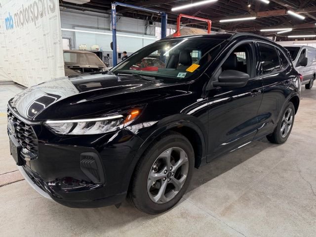 Used 2023 Ford Escape ST-Line w/ Tech Pack #1 AWD/4WD image 1