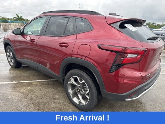 Used 2025 Chevrolet Trax LT w/ LT Convenience Package FWD image 15