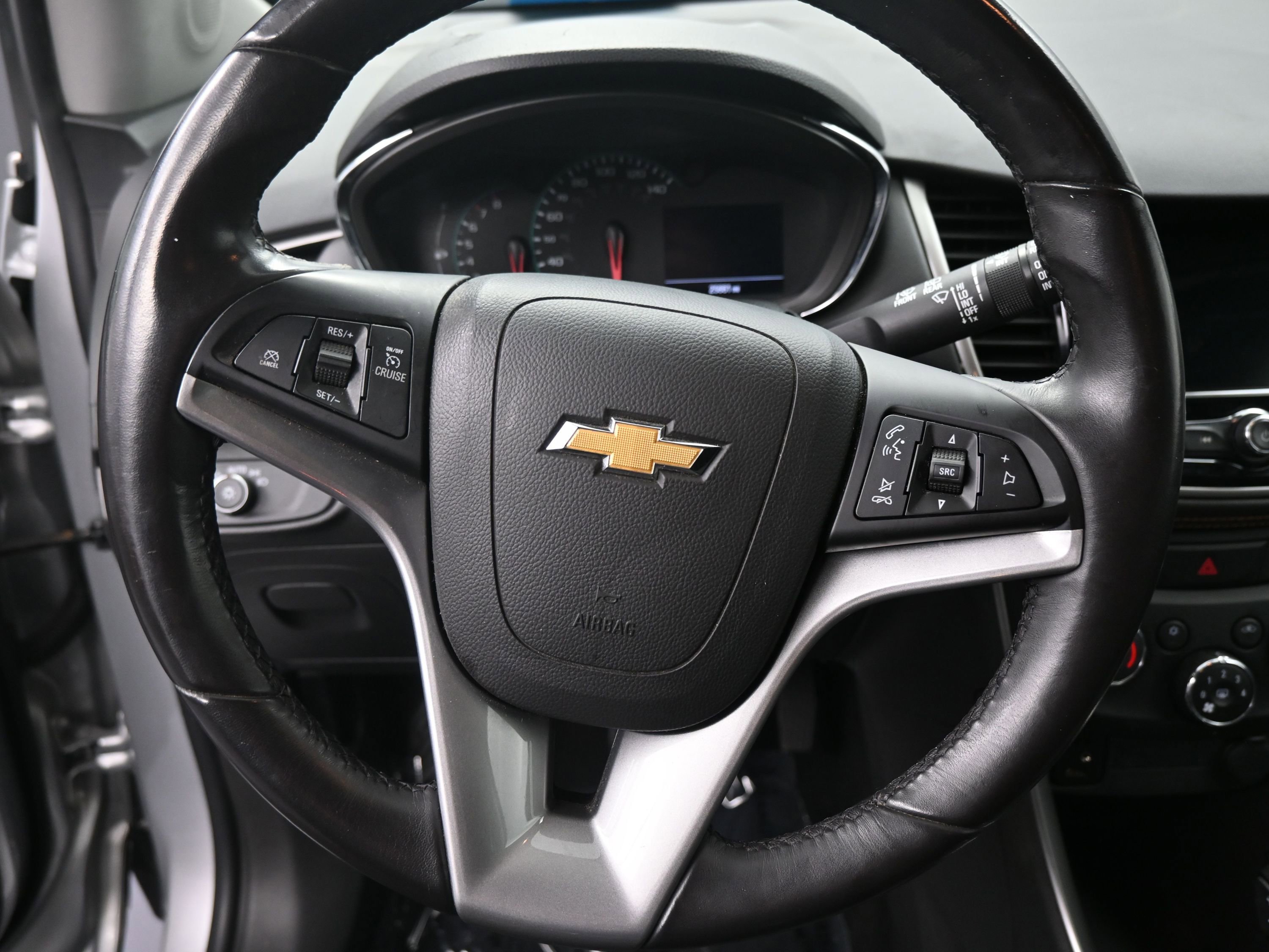 Used 2019 Chevrolet Trax LT w/ LT Convenience Package image 12