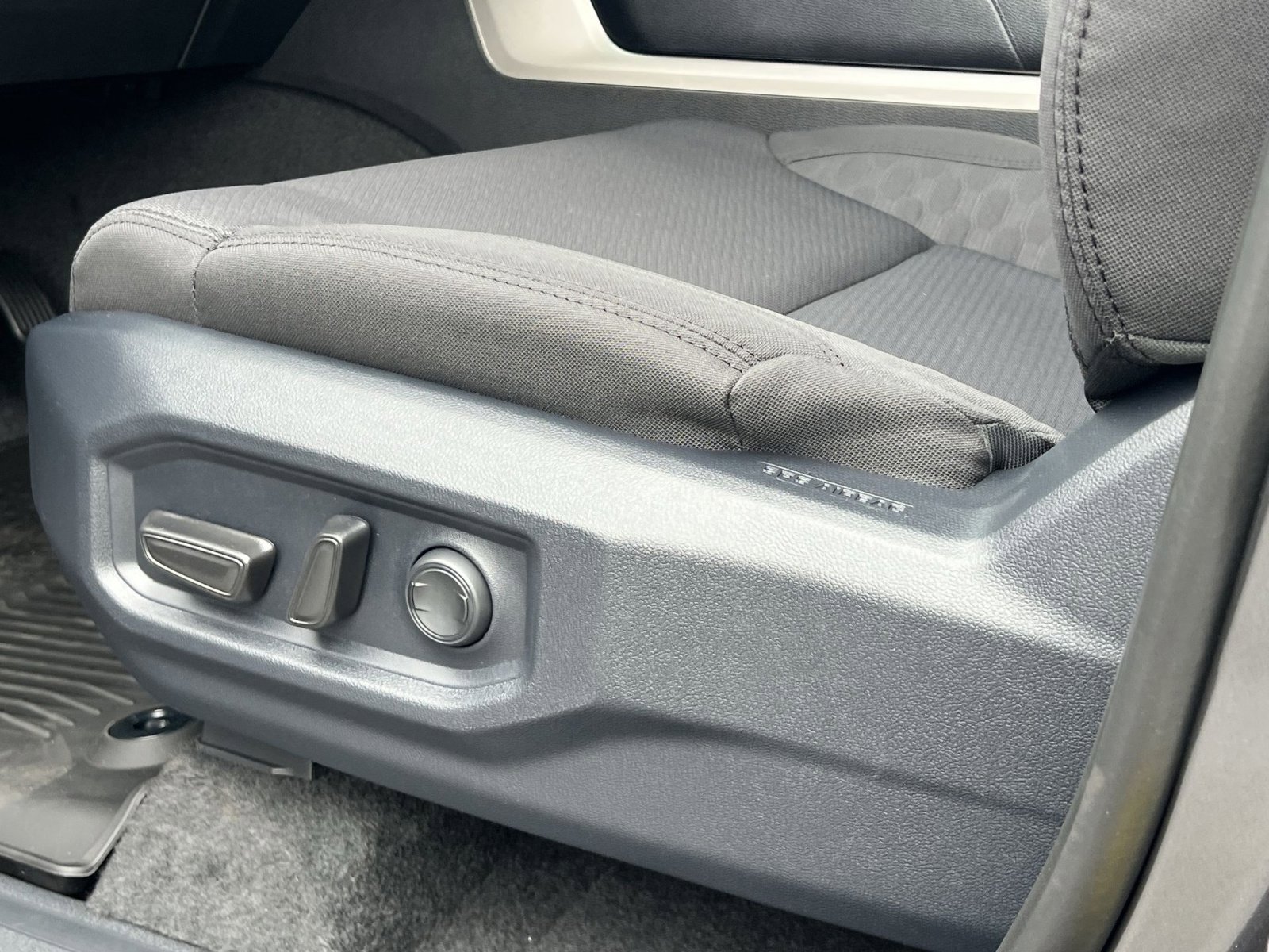 New 2026 Toyota Tundra SR5 AWD/4WD image 10