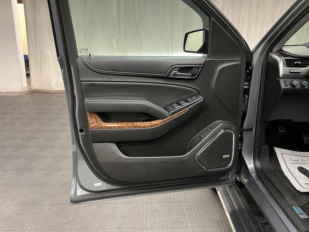 Used 2018 Chevrolet Suburban Premier AWD/4WD image 24