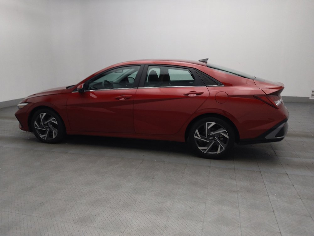 Used 2024 Hyundai Elantra Limited image 3