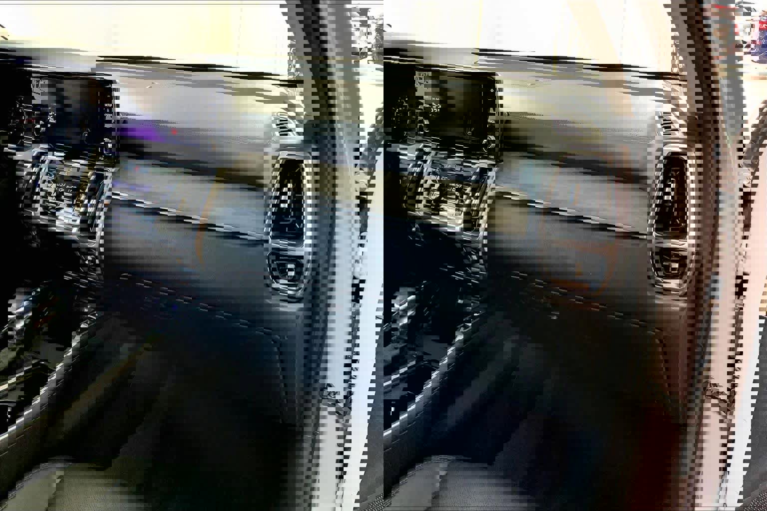 Used 2023 Kia Sorento S w/ Panoramic Sunroof Package image 19