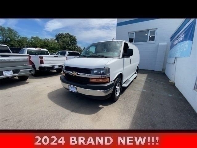 Used 2024 Chevrolet Express 2500 w/ Driver Convenience Package image 5