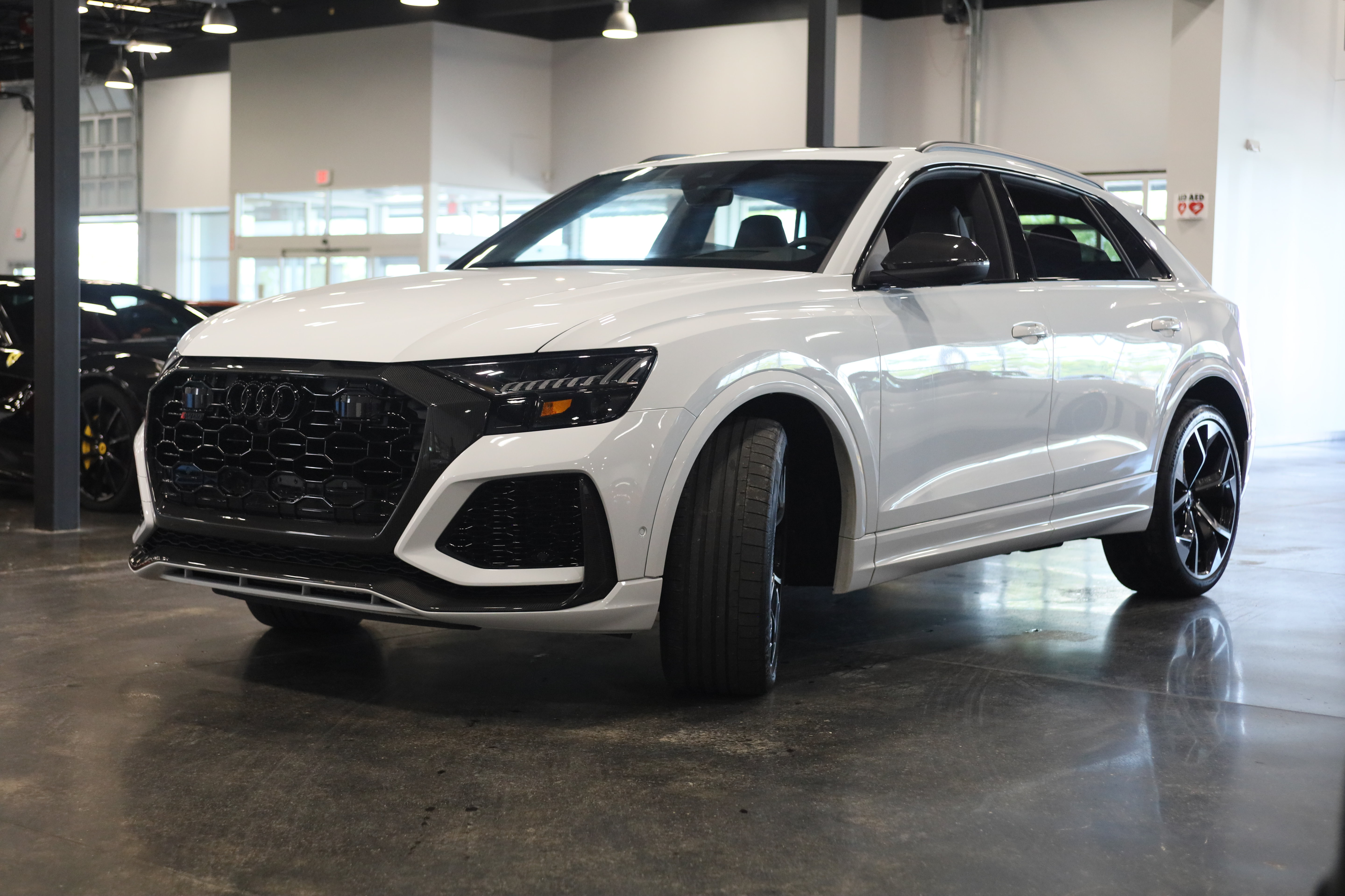 Used 2024 Audi RS Q8 AWD/4WD image 3