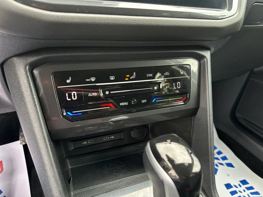 Certified 2024 Volkswagen Tiguan SE AWD/4WD image 16