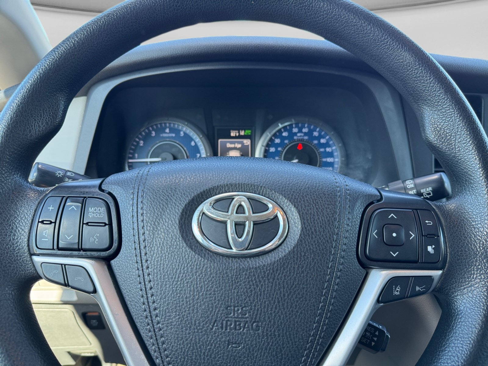 Used 2019 Toyota Sienna LE w/ LE Preferred Package AWD/4WD image 19