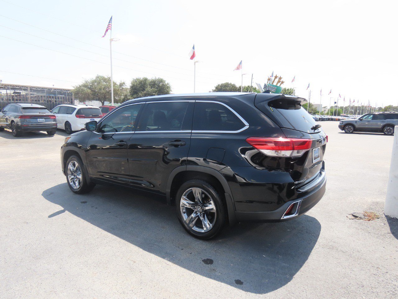 Used 2018 Toyota Highlander Limited Platinum AWD/4WD image 15