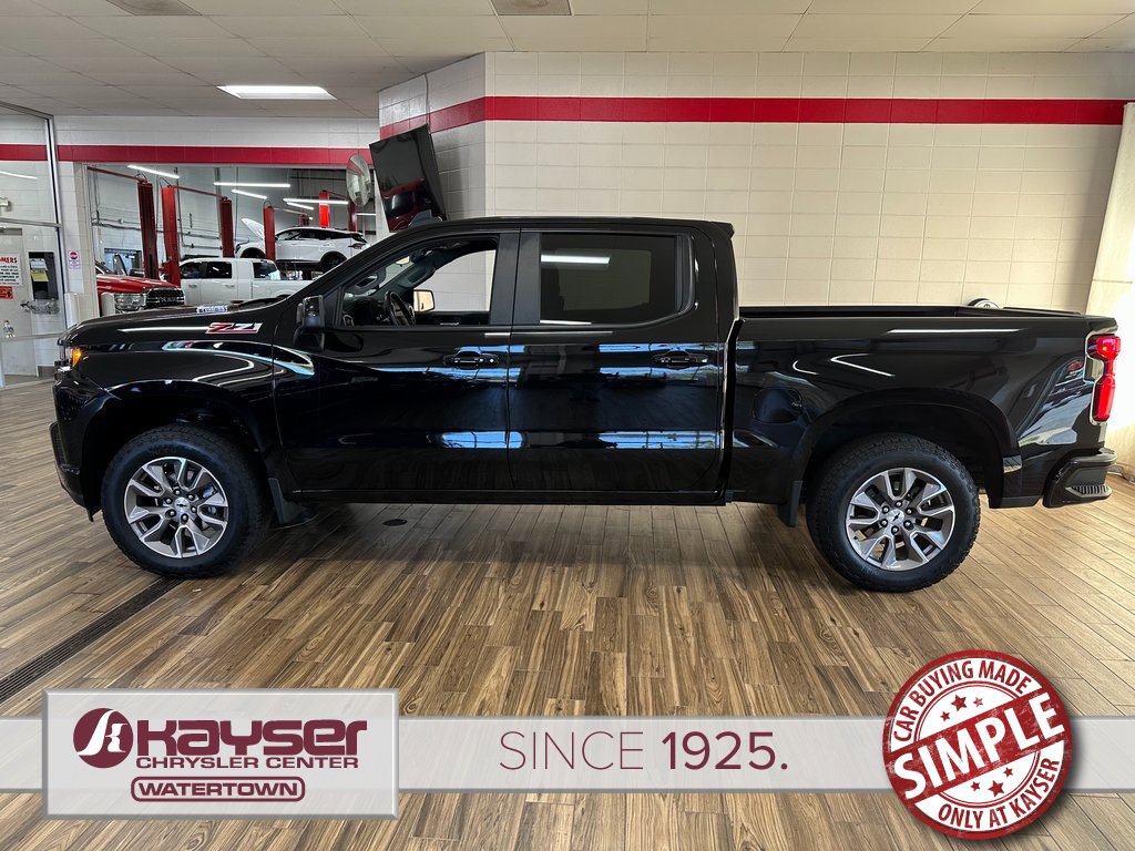 Used 2021 Chevrolet Silverado 1500 RST image 2
