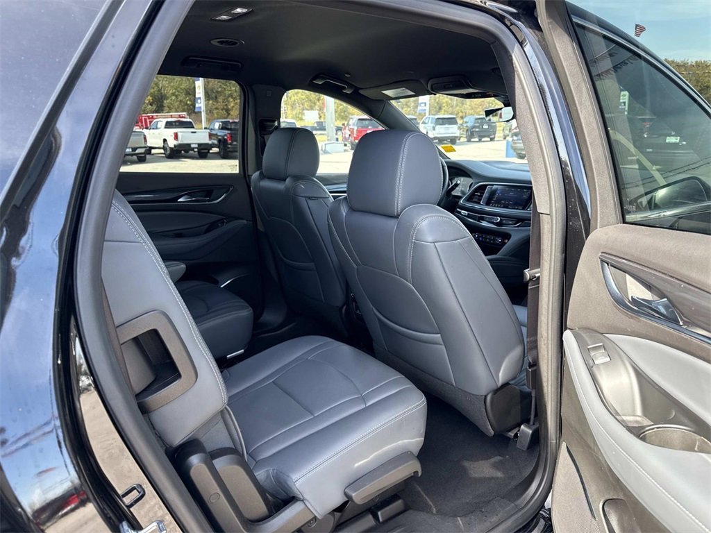 Used 2024 Buick Enclave Premium image 27