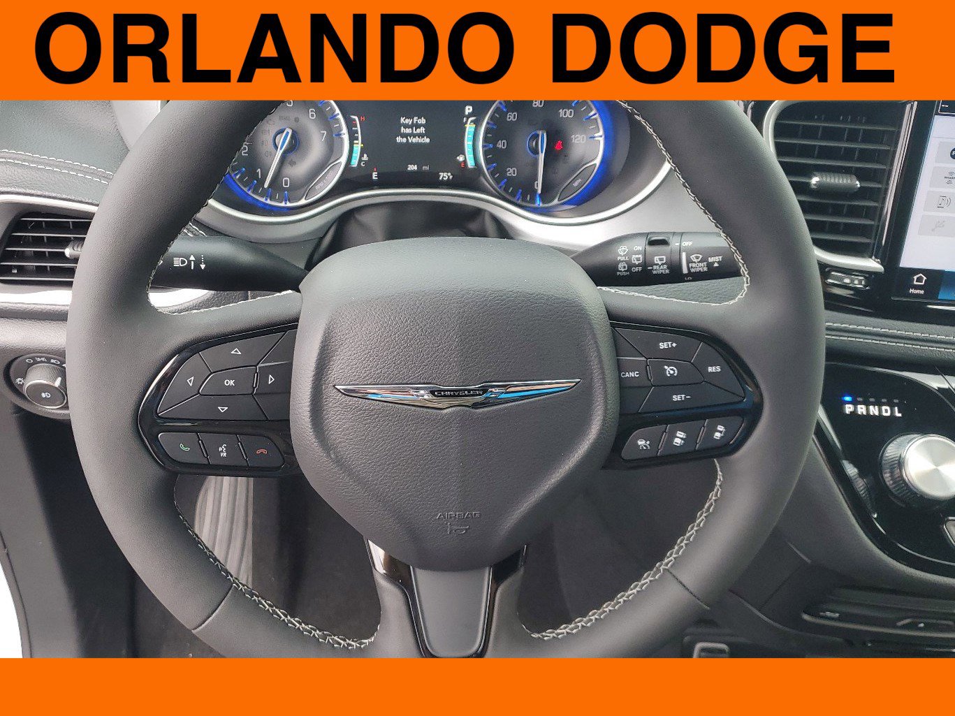 New 2024 Chrysler Pacifica Touring-L w/ Uconnect Theater Family Group image 18