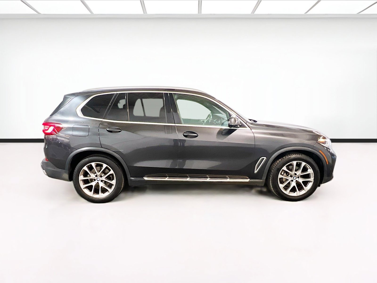 Used 2023 BMW X5 xDrive40i AWD/4WD image 25