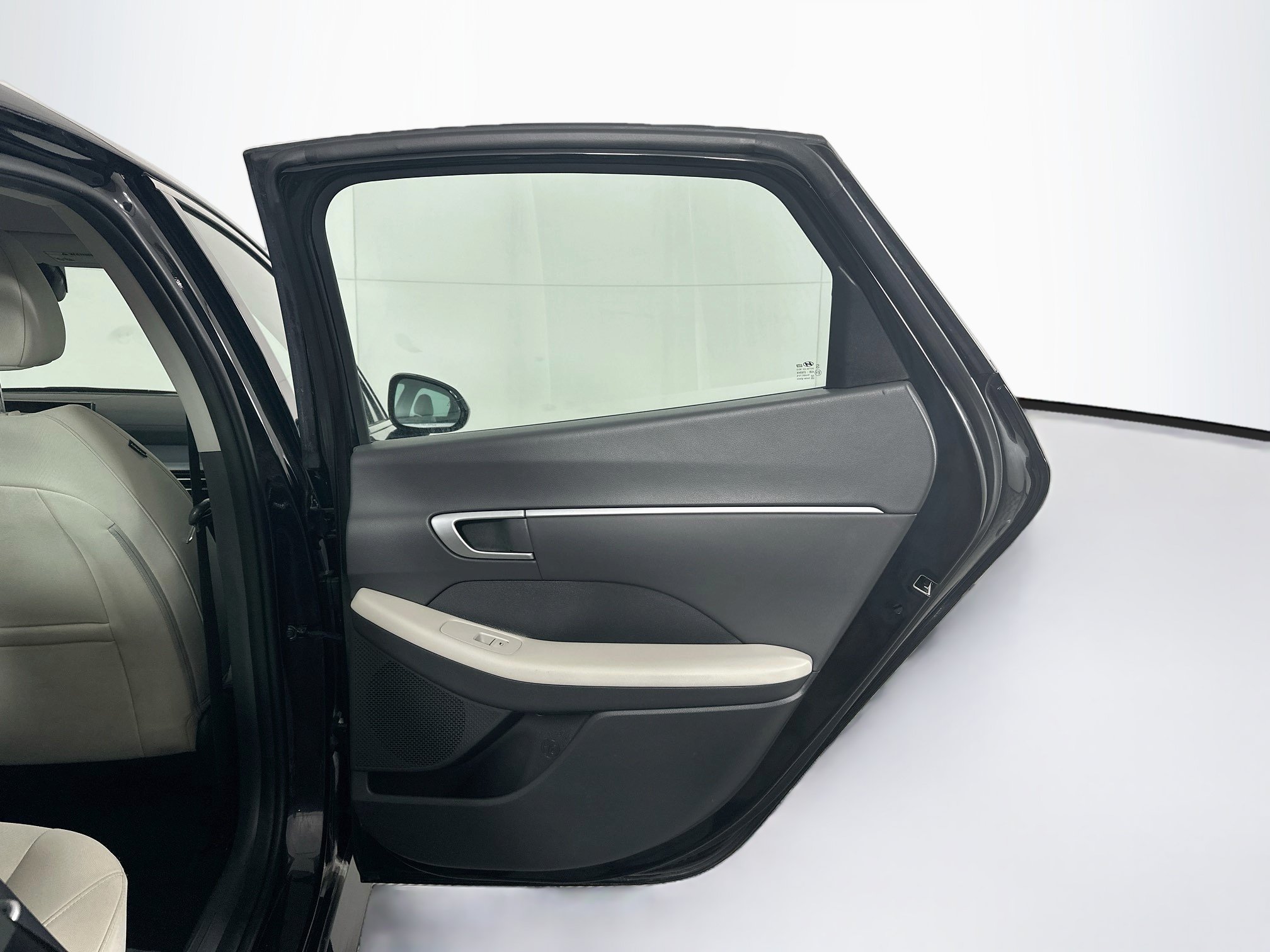 Used 2025 Hyundai Sonata SEL FWD image 29
