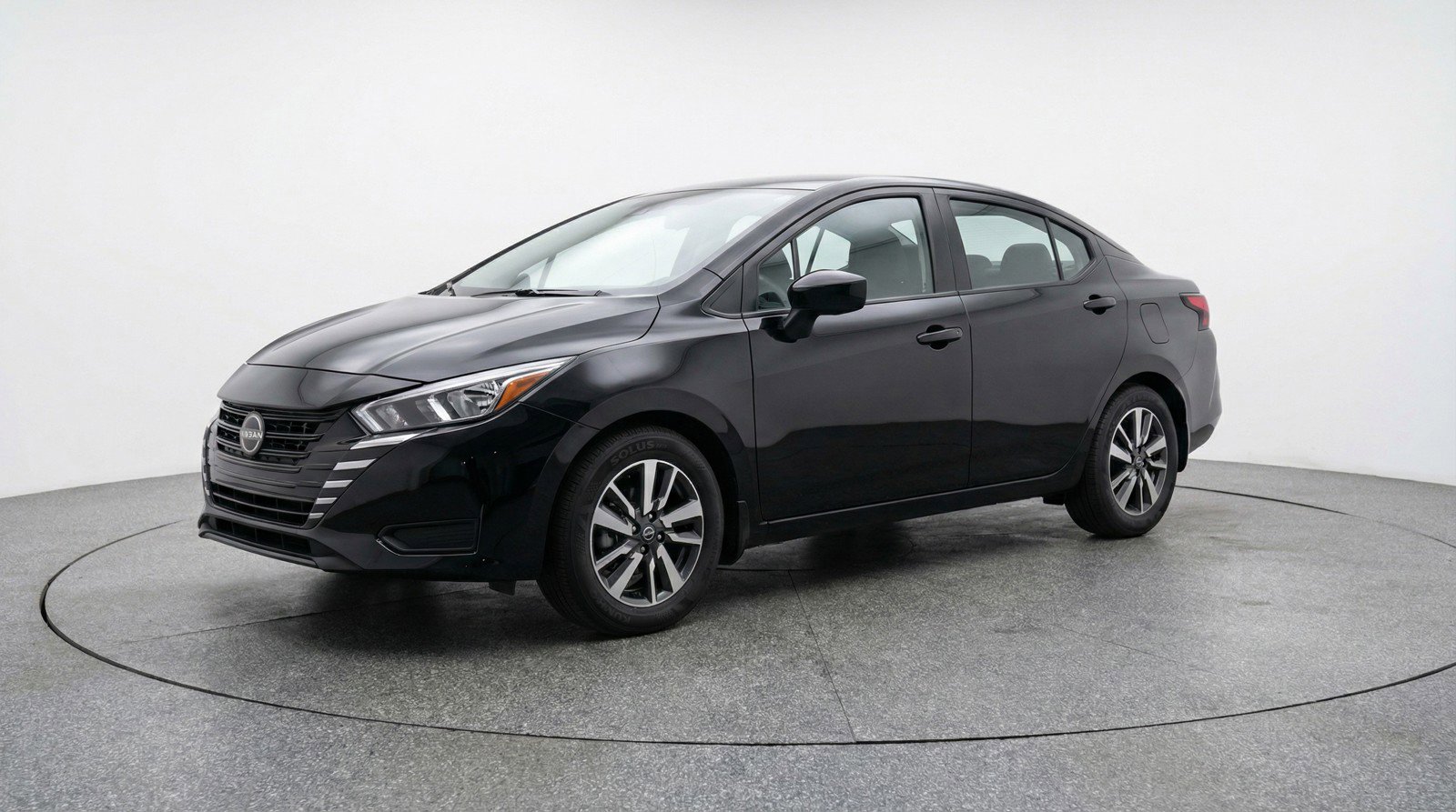 Used 2025 Nissan Versa SV image 3