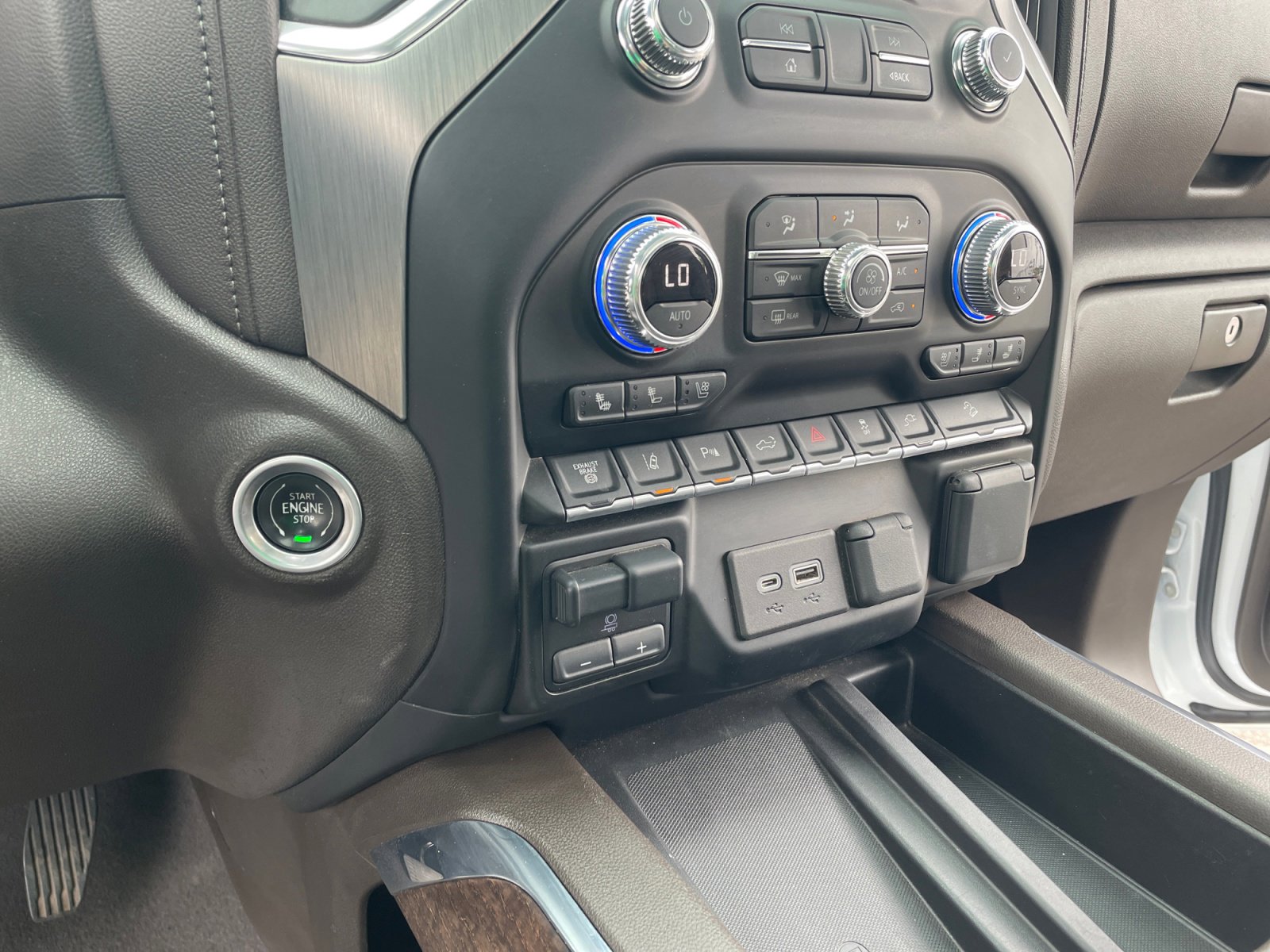 Used 2021 GMC Sierra 2500 Denali w/ Denali Ultimate Package image 30