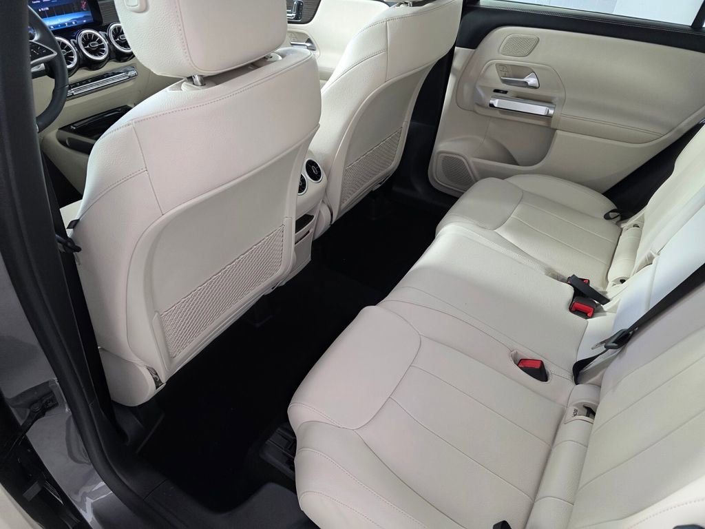 New 2026 Mercedes-Benz GLB 250 image 12