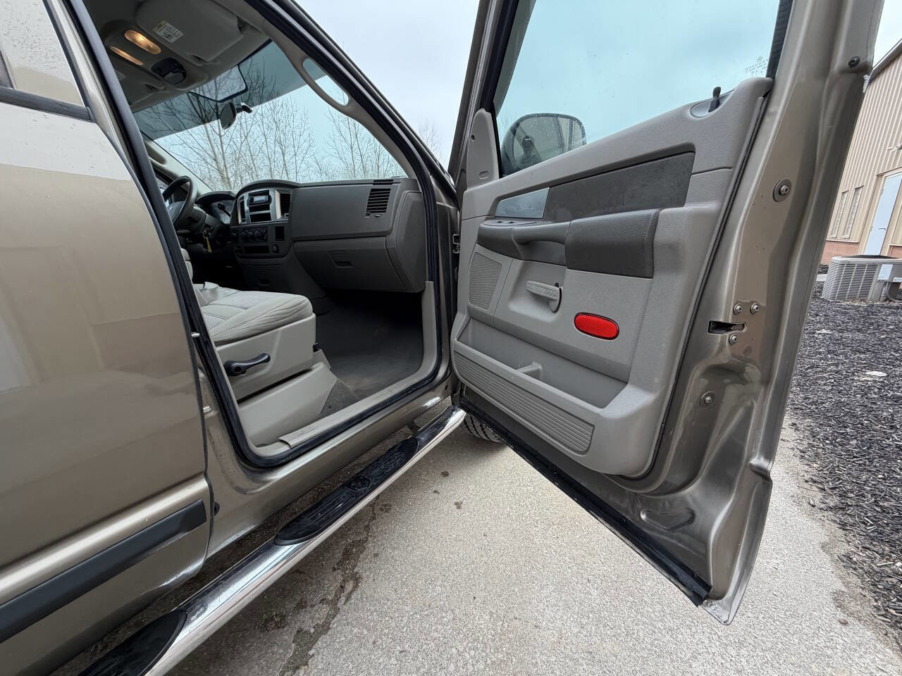 Used 2007 Dodge Ram 1500 Truck SLT image 15