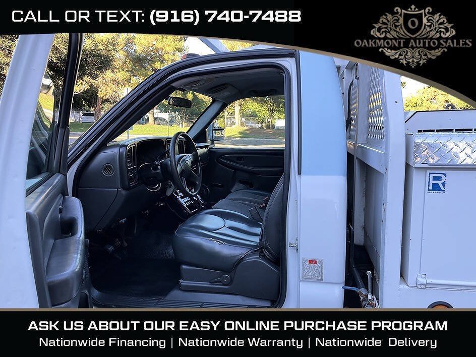 Used 2007 Chevrolet Silverado 3500 2WD Regular Cab w/ Heavy-Duty Power Package image 21