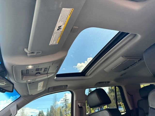 Used 2017 GMC Yukon SLT w/ Premium Edition image 31