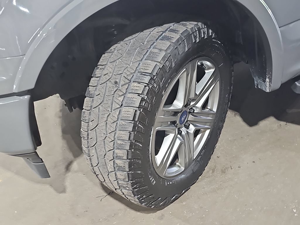 Used 2018 Ford F150 Lariat w/ Equipment Group 502A Luxury AWD/4WD image 38