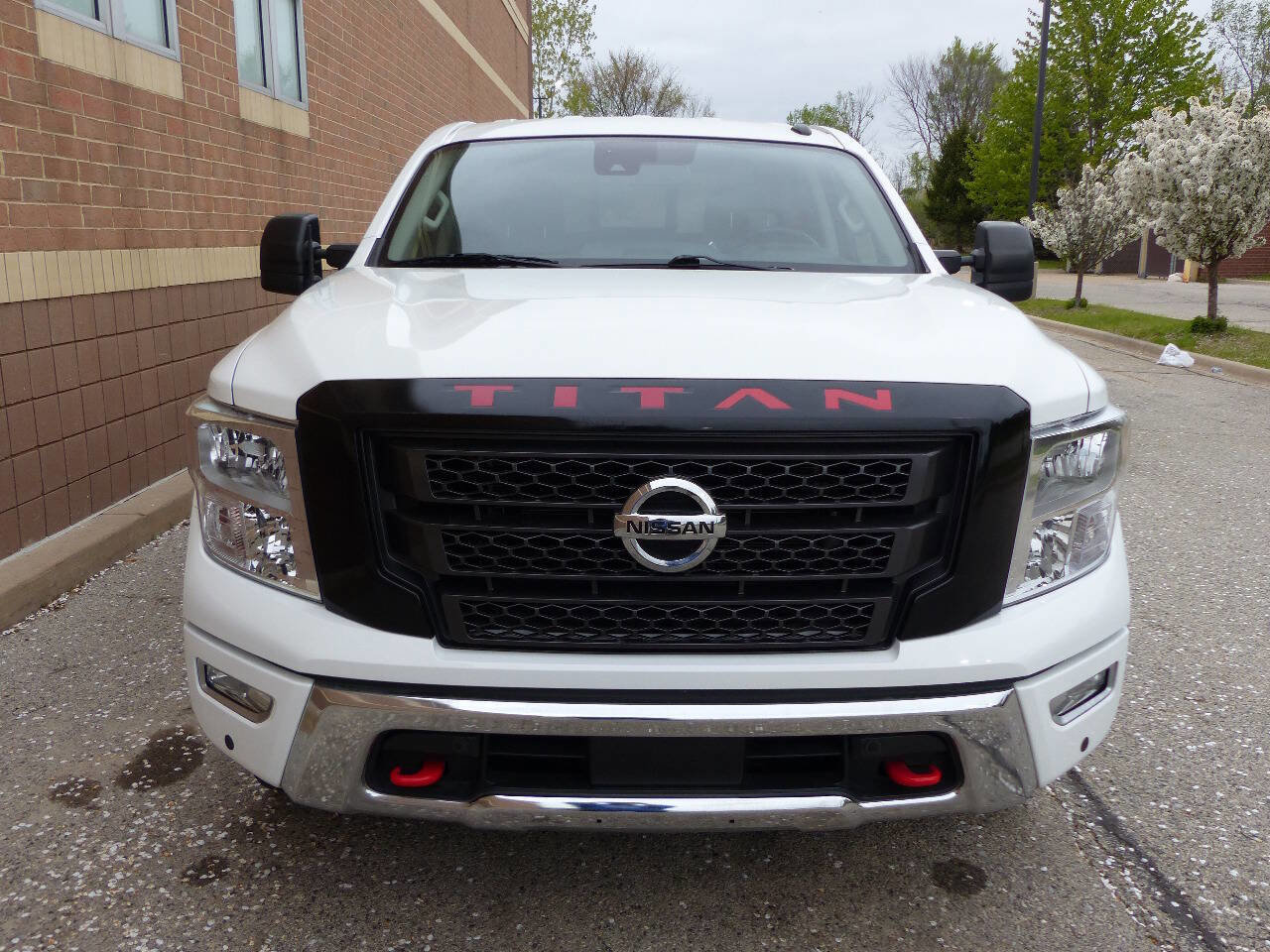 Used 2021 Nissan Titan SV w/ SV Convenience Package AWD/4WD image 5