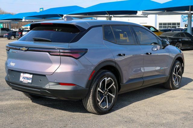 New 2026 Chevrolet Equinox EV LT image 3