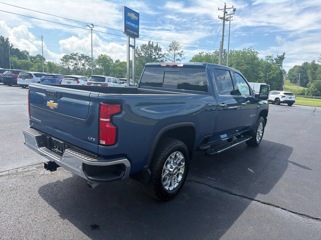 Used 2025 Chevrolet Silverado 2500 LTZ w/ LTZ Plus Package AWD/4WD image 10