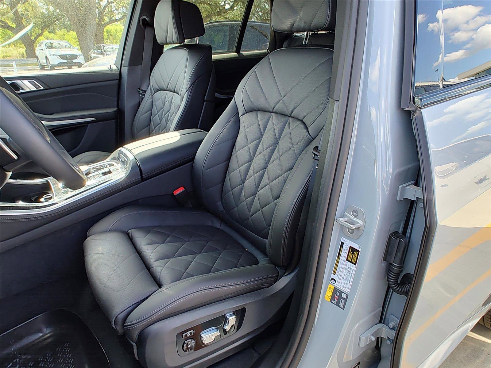 New 2026 BMW X5 xDrive50e w/ M Sport Package image 6