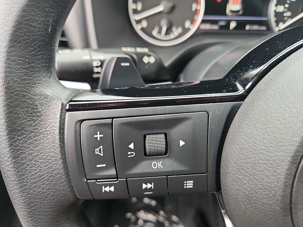 Used 2023 Nissan Rogue SV AWD/4WD image 21
