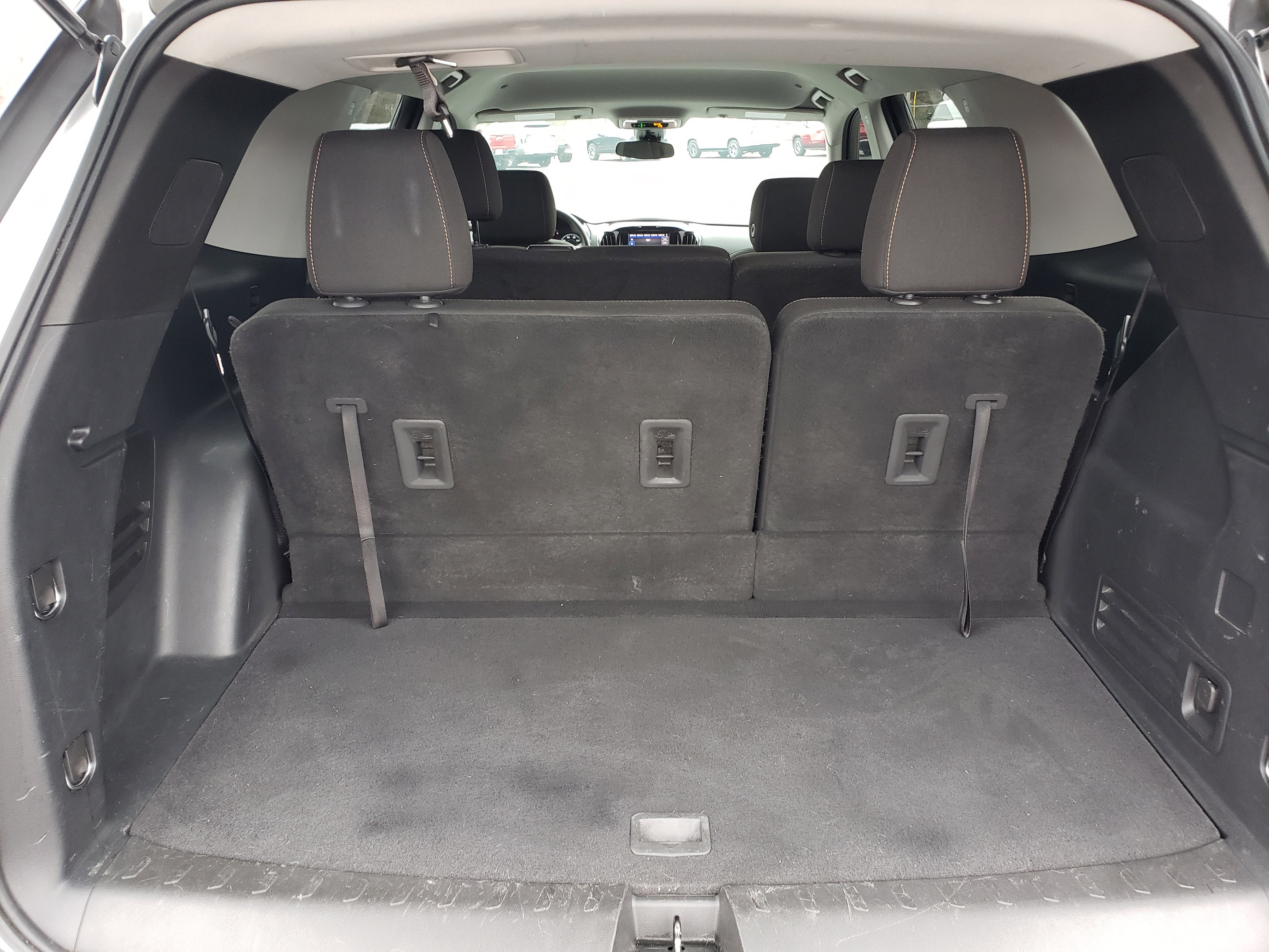 Used 2020 Chevrolet Traverse LS image 9