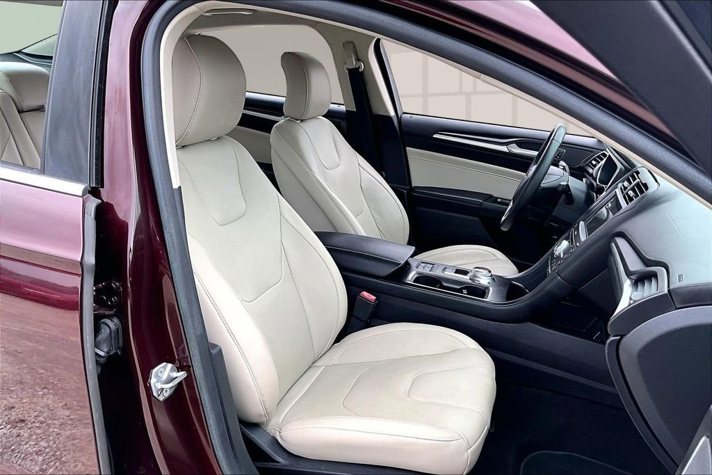 Used 2017 Ford Fusion Energi Titanium image 28