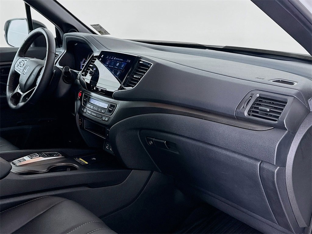 Certified 2025 Honda Passport TrailSport image 30