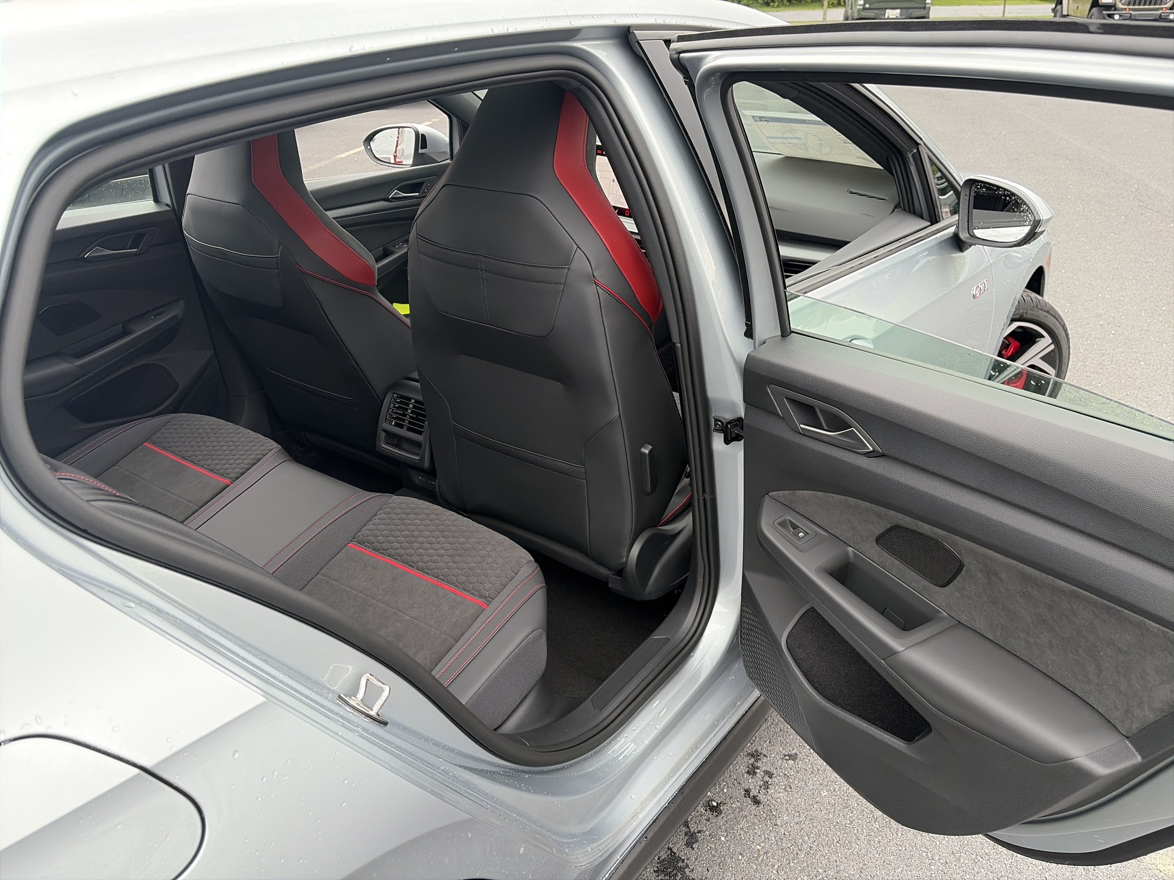 New 2026 Volkswagen GTI SE FWD image 19