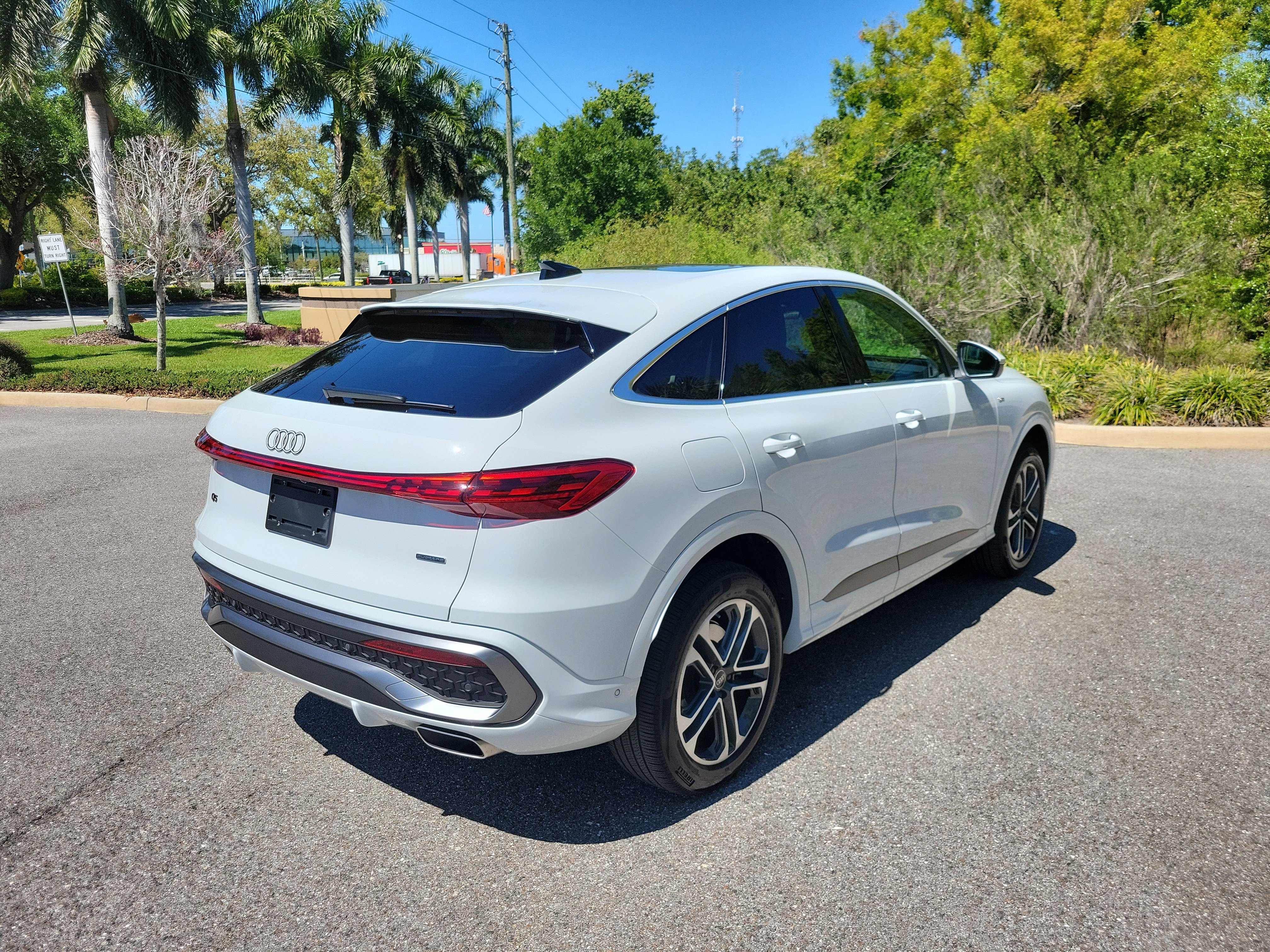 Used 2025 Audi Q5 Premium Plus w/ Premium Plus image 5