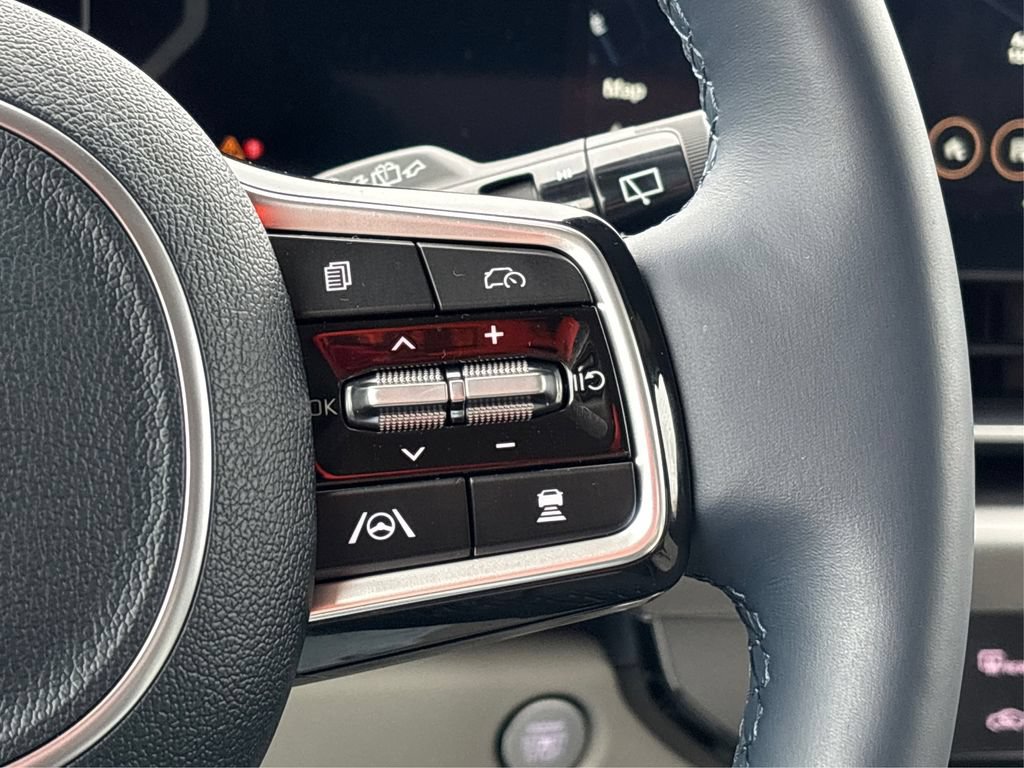 New 2025 Kia Carnival SX Prestige FWD image 23
