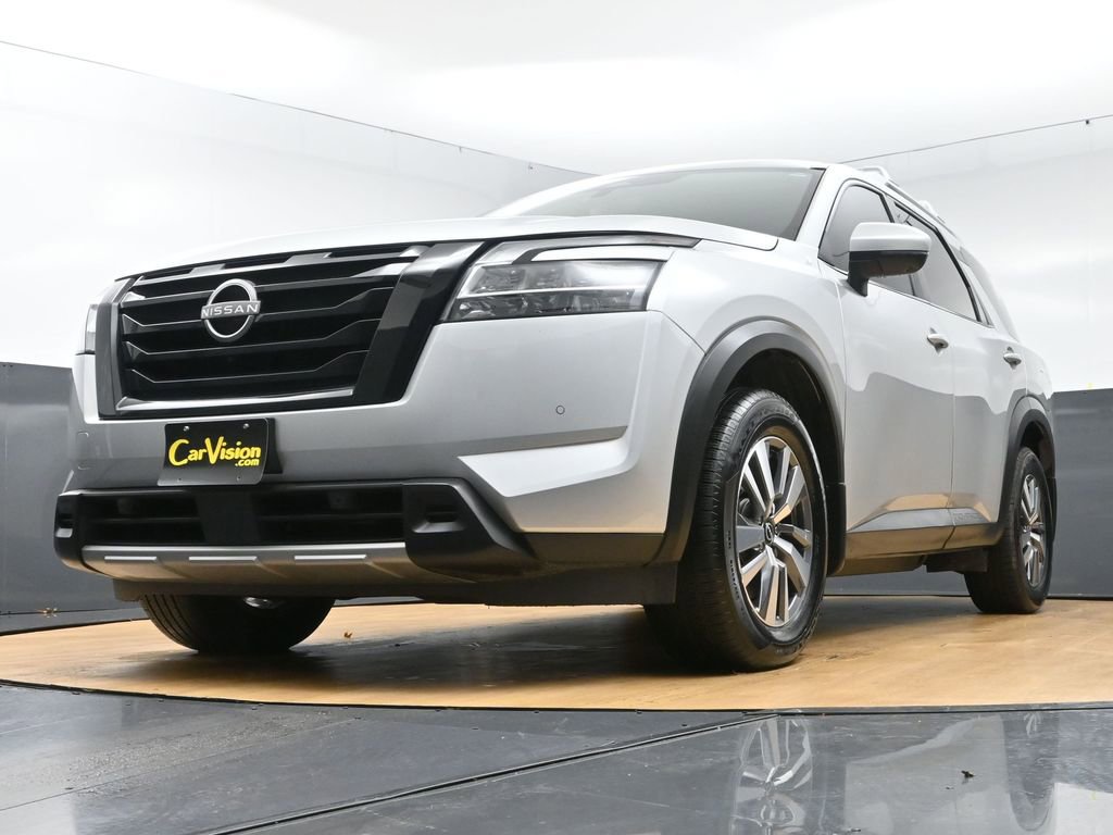 Used 2023 Nissan Pathfinder SL w/ Black Appearance Package image 53