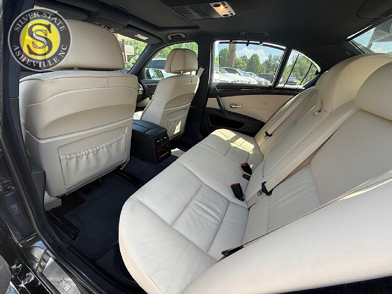 Used 2010 BMW 528i Sedan w/ Sport Pkg RWD image 13