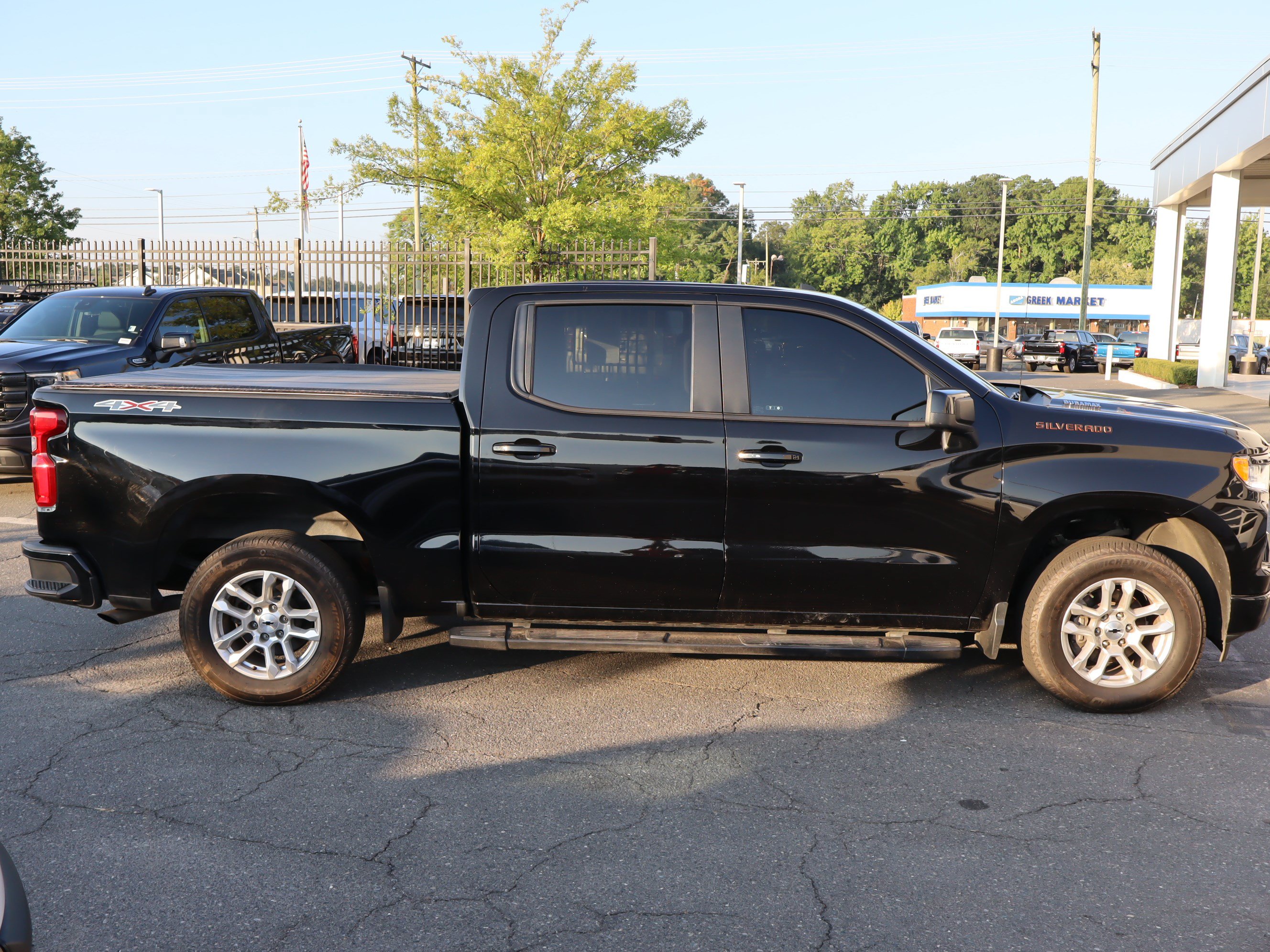 Used 2022 Chevrolet Silverado 1500 RST AWD/4WD image 11