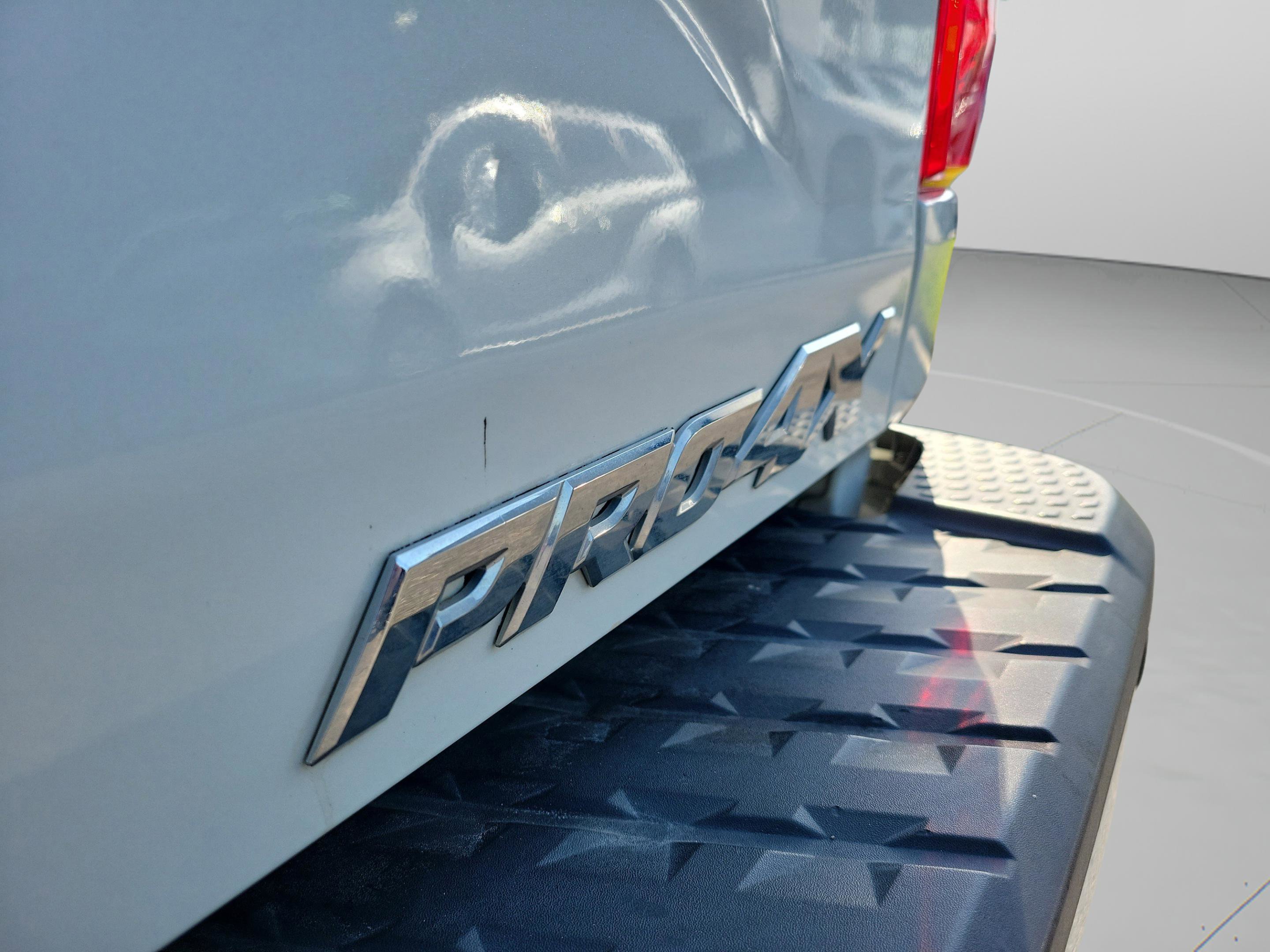 Used 2018 Nissan Titan PRO-4X image 32