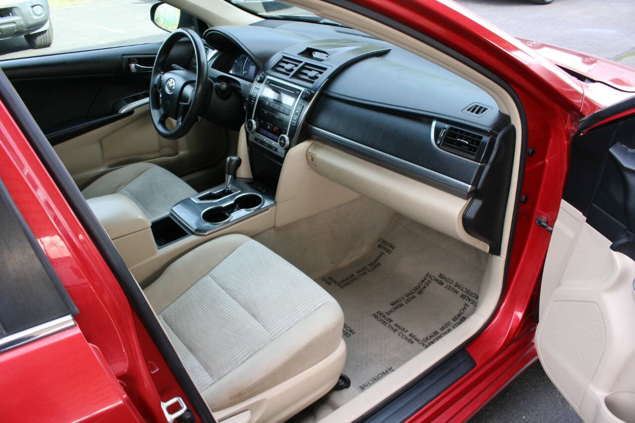 Used 2012 Toyota Camry LE w/ Preferred Accessory Pkg FWD image 18