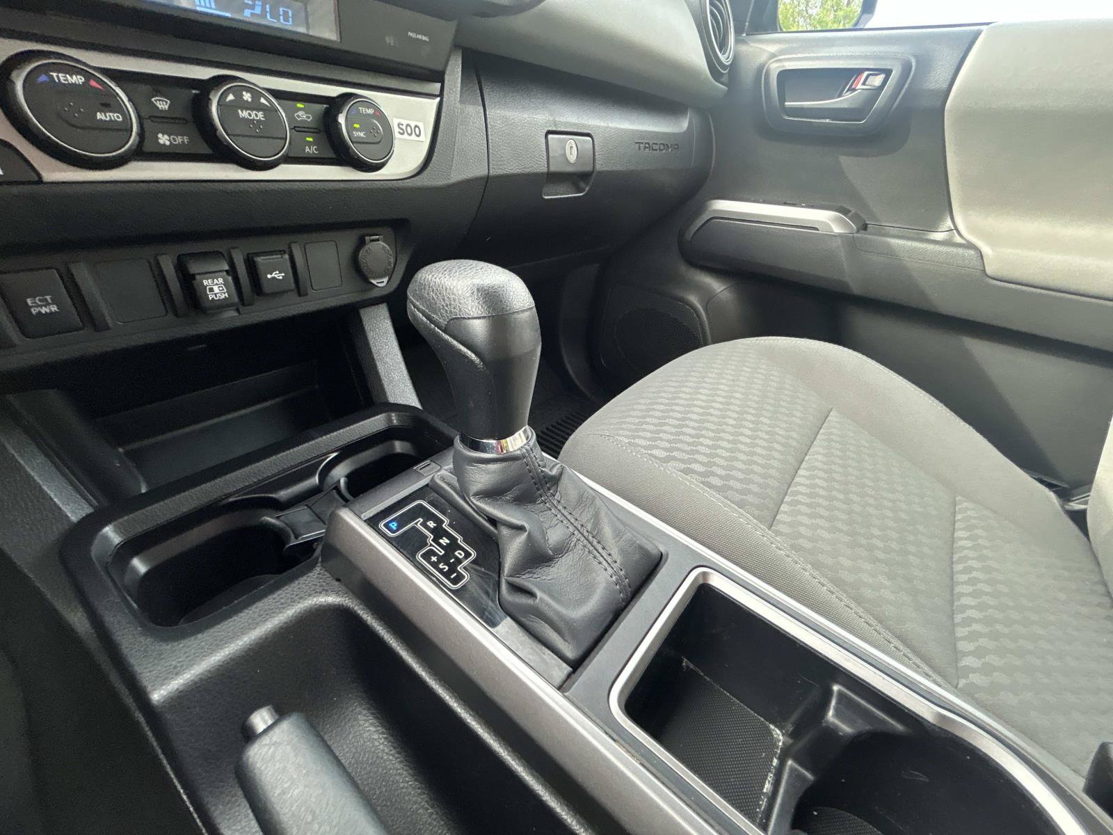 Used 2023 Toyota Tacoma SR5 AWD/4WD image 33