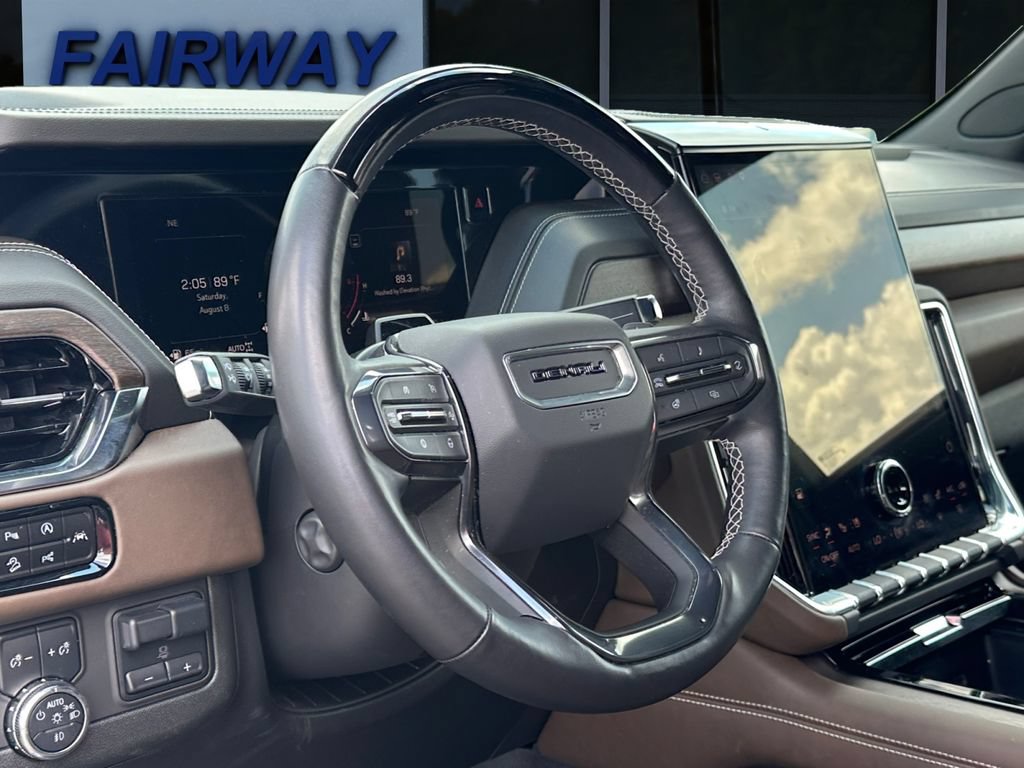 Used 2025 GMC Yukon Denali Ultimate AWD/4WD image 15
