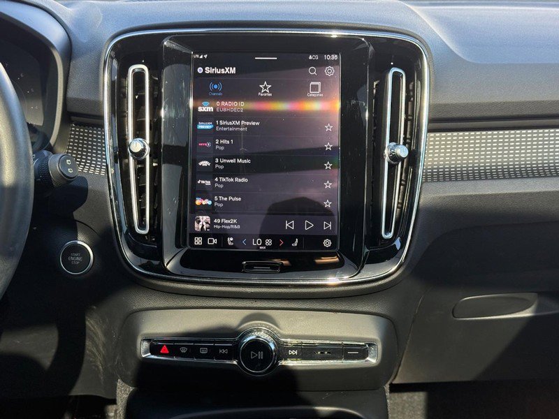 Certified 2023 Volvo XC40 B5 Ultimate w/ Protection Package Premier image 14