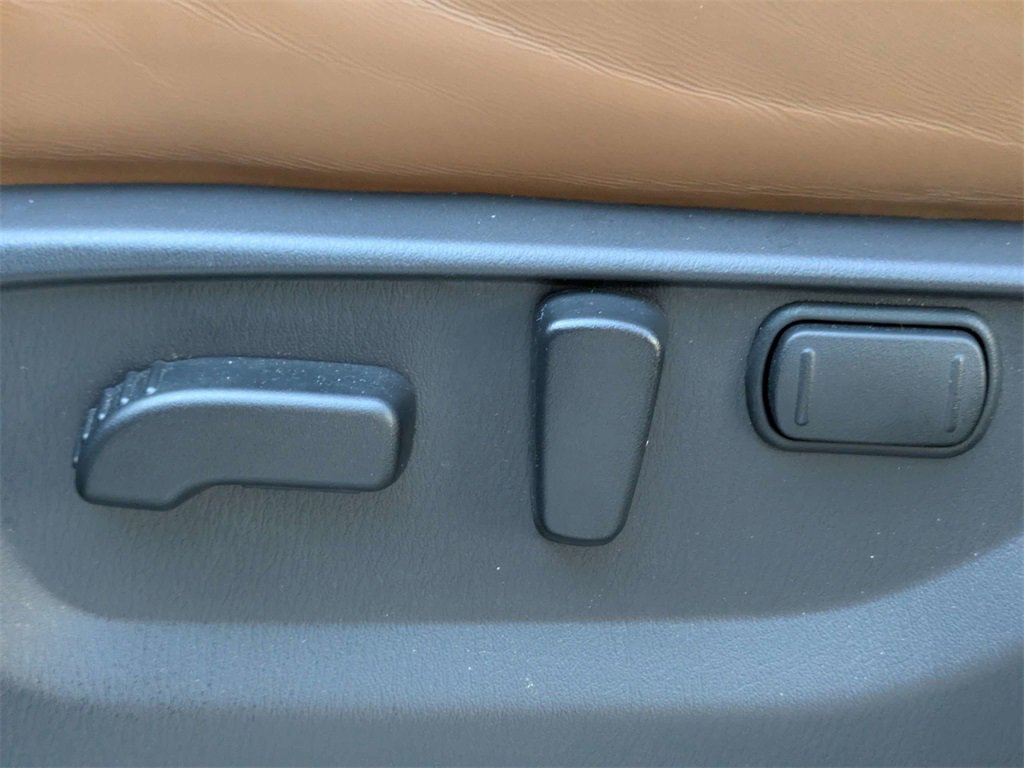 Used 2024 INFINITI QX80 Sensory image 21