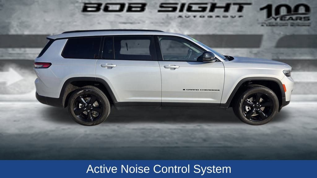 Used 2024 Jeep Grand Cherokee L Limited w/ Black Appearance Package image 7