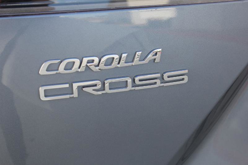 Used 2024 Toyota Corolla Cross XLE w/ Convenience Package image 24