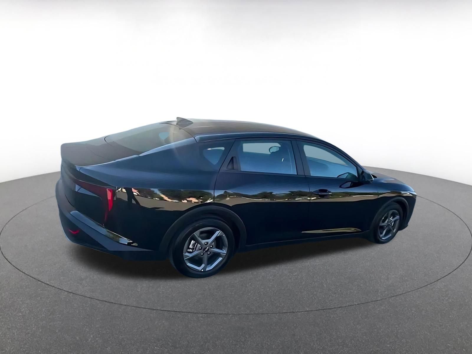 Used 2025 Kia K4 FWD image 14