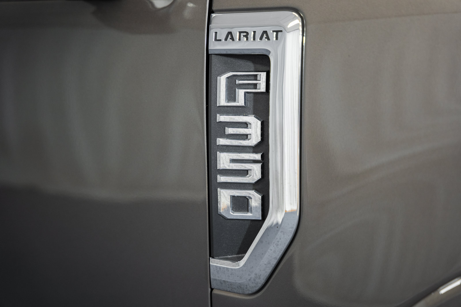 Used 2022 Ford F350 Lariat w/ Tremor Off-Road Package AWD/4WD image 15